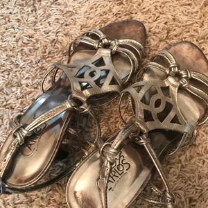 Carlos Santana size 5.5 leather low heel sandal
